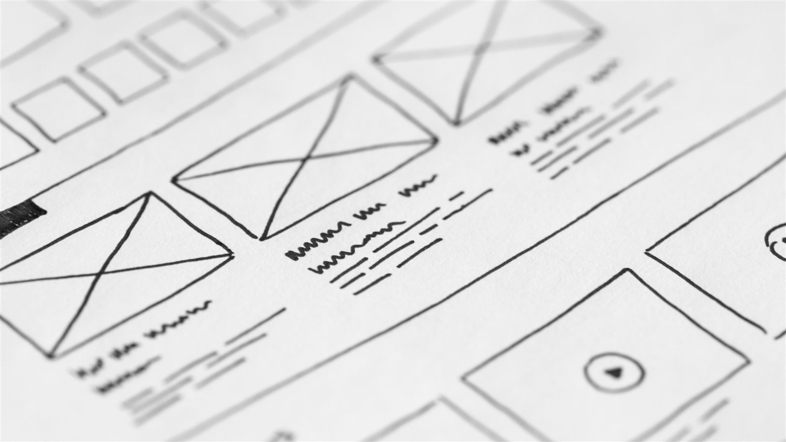Wireframe desenhado à mão representando a estrutura de um site
